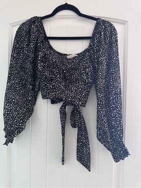 Altar'd State Black and White Tie Puff Sleeve Crop Top
